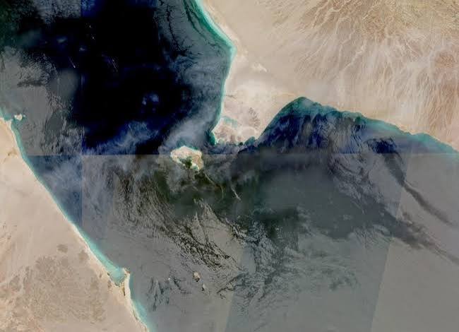  الحوثيون يعلنون حظر الملاحة البحرية على السعودية
