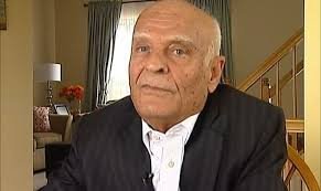 من هو البروفيسور علي نايف ؟ 