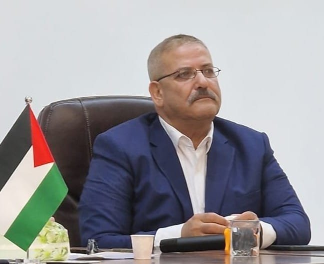 هدم السجن البريطاني وبنى مركز السلام 