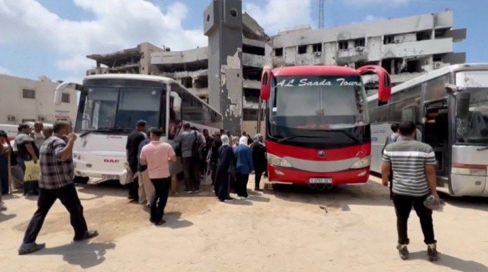 نقابة أصحاب شركات الباصات العامة بغزة تعلن التوجه نحو تعليق نقل الكوادر الطبية