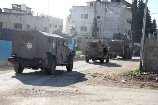 الاحتلال يستولي على 3 منازل في حي سطح مرحبا ويقتحم حي أم الشرايط